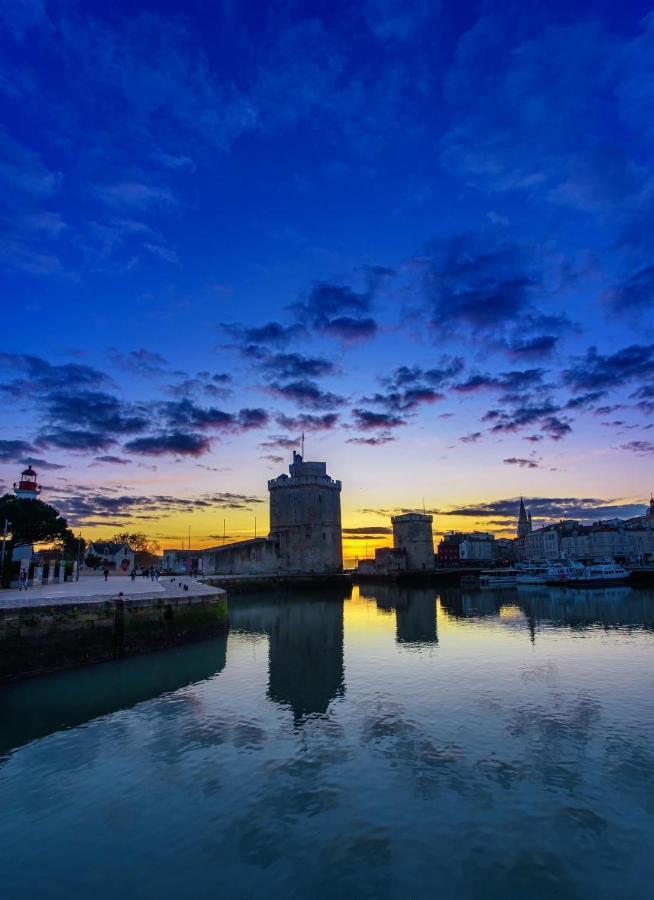Charmant Cocon Iode Cosy Equipe, Baigne De Lumiere, Situe Au Coeur De La Rochelle A 1Min A Pied Du Marche Central Avec Tv Et Wifi 외부 사진