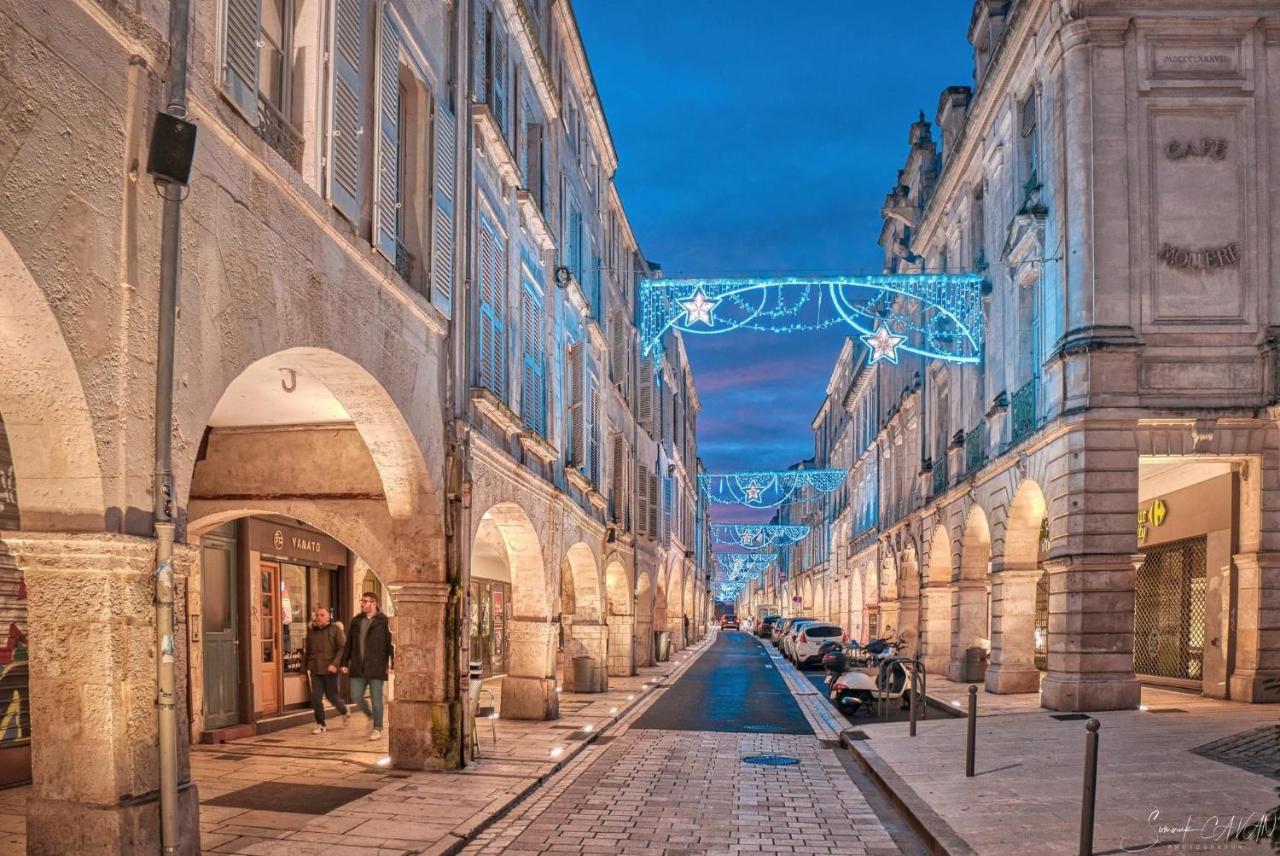Charmant Cocon Iode Cosy Equipe, Baigne De Lumiere, Situe Au Coeur De La Rochelle A 1Min A Pied Du Marche Central Avec Tv Et Wifi 외부 사진
