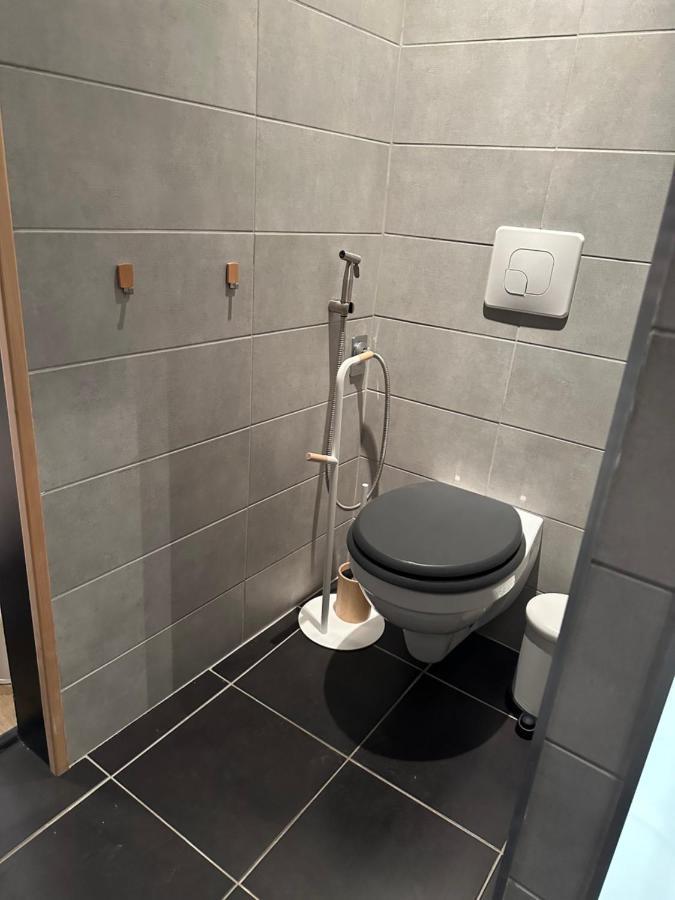 Charmant Cocon Iode Cosy Equipe, Baigne De Lumiere, Situe Au Coeur De La Rochelle A 1Min A Pied Du Marche Central Avec Tv Et Wifi 외부 사진